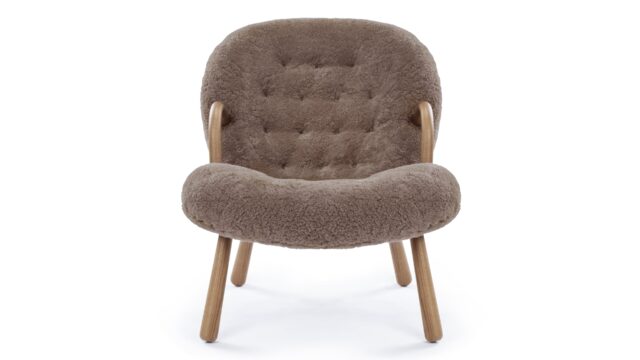 The Clam – Cappuccino Luxe Sheepskin, Lounge Chair