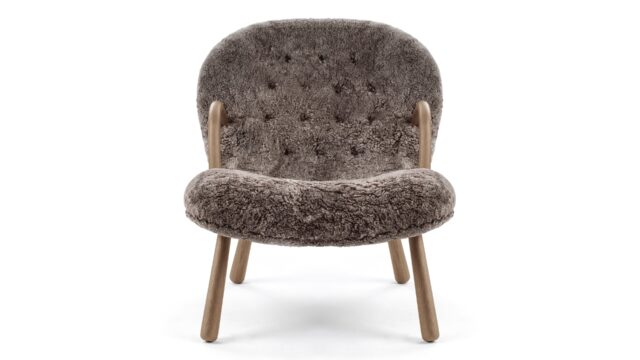 The Clam – Frosted Coco Luxe Sheepskin, Lounge Chair