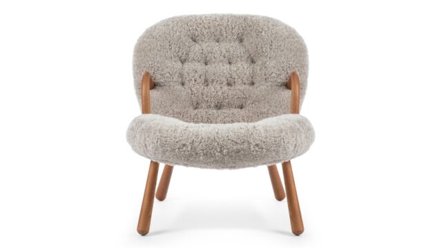The Clam – Soft Gray Luxe Sheepskin, Lounge Chair