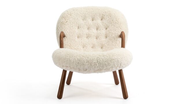 The Clam – White Long Hair Sherpa, Lounge Chair