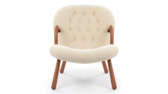 The Clam – White Short Hair Sherpa, Lounge Chair