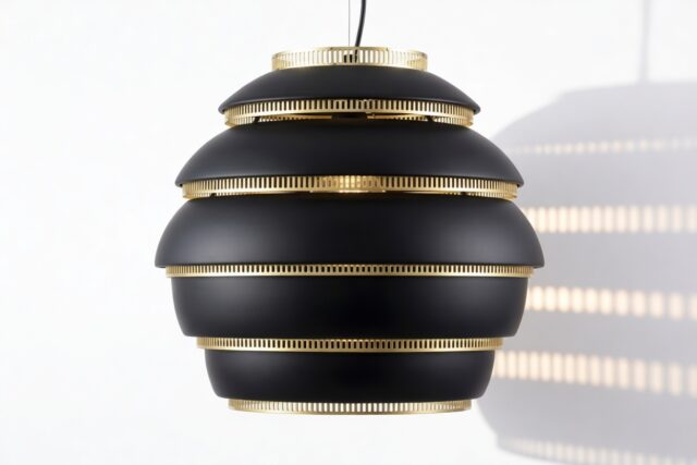 The Beehive – Black