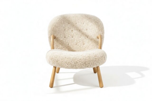 The Clam – Natural Luxe Sheepskin, Lounge Chair