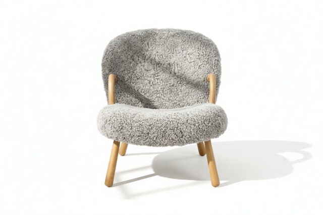 The Clam – Soft Gray Luxe Sheepskin, Lounge Chair