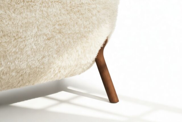 The Little Petra – White Long Hair Sherpa, Sofa