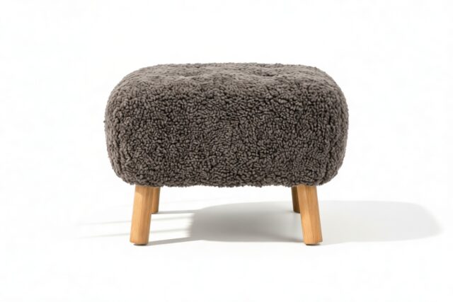 The Little Petra – Frosted Coco Luxe Sheepskin, Ottoman