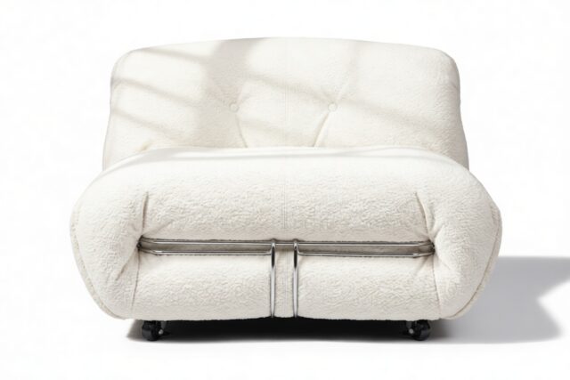 The Soriana – White Boucle, Lounge Chair