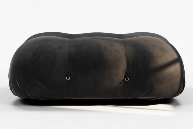 The Bellini – Black Velvet, Ottoman