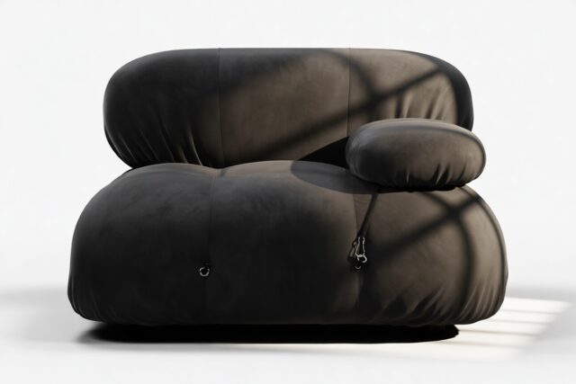 The Bellini – Black Velvet, Right Arm