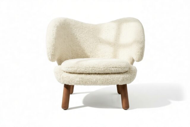 The Pelican – White Long Hair Sherpa