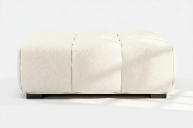 The Tufty – Eggshell Boucle, Ottoman