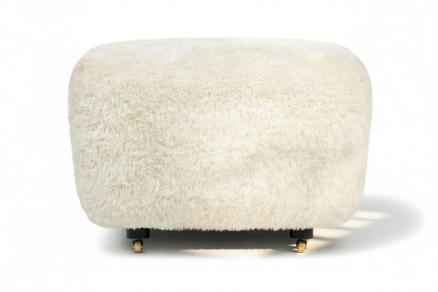 The Tired Man – White Long Hair Sherpa, Ottoman