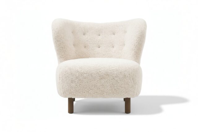 The Little Petra – White Short Hair Sherpa, Lounge Chair